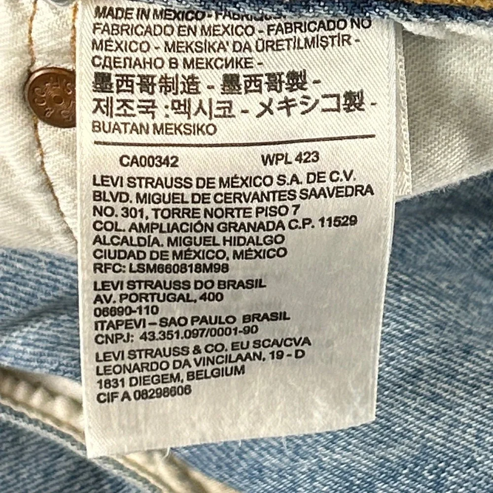 Levis 501 Straight Fit Jeans Mens 38x36 Light Wash Blue Denim Button Fly Classic